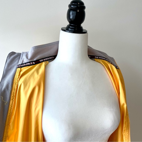 Vintage Windbreaker | THE NORTH FACE - Picture 11 of 16